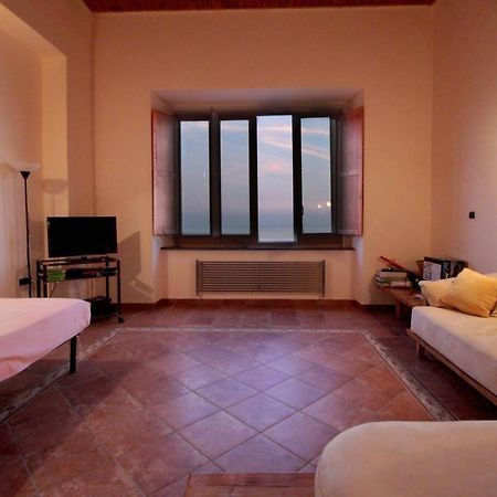 サレルノLoft Panoramico Al Centro Storicoアパートメント エクステリア 写真