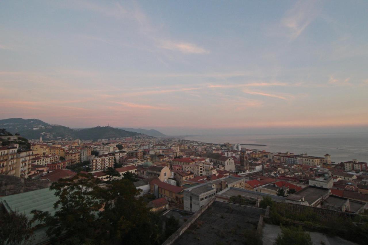 サレルノLoft Panoramico Al Centro Storicoアパートメント エクステリア 写真
